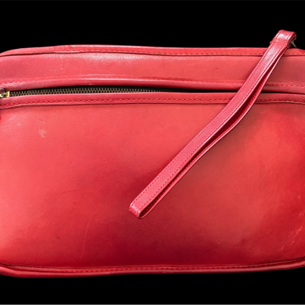 Coach Vibrant NYC Red Standard Clutch 5140 Authenticated